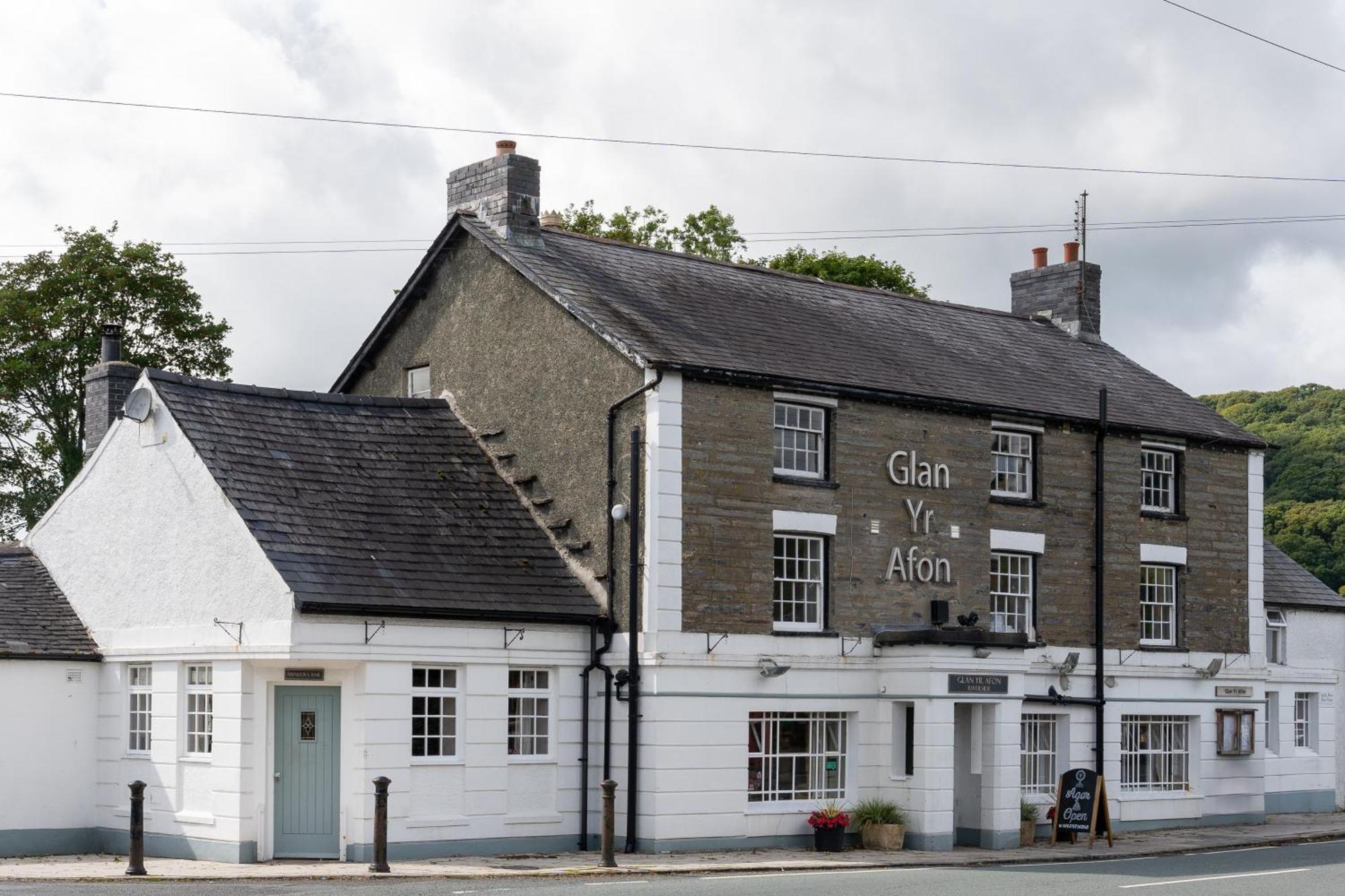 Glan Yr Afon Hotel Pennal ภายนอก รูปภาพ